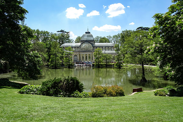 Кристален дворец в парк Ел Ретиро, Мадрид