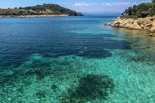 Синя лагуна, остров Диапорос, Ситония, Халкидики, Гърция