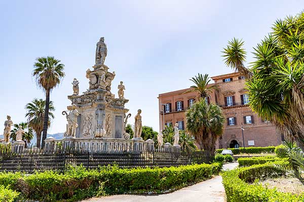 Палермо - Teatro Marmoreo, Piazza del Parlamento, Palazzo dei Normanni